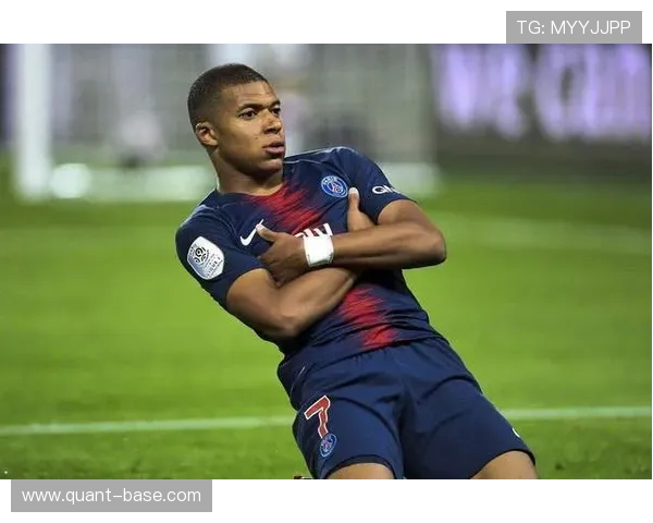 法媒称姆巴佩确认缺席金球奖颁奖典礼引发外界热议与球迷关注